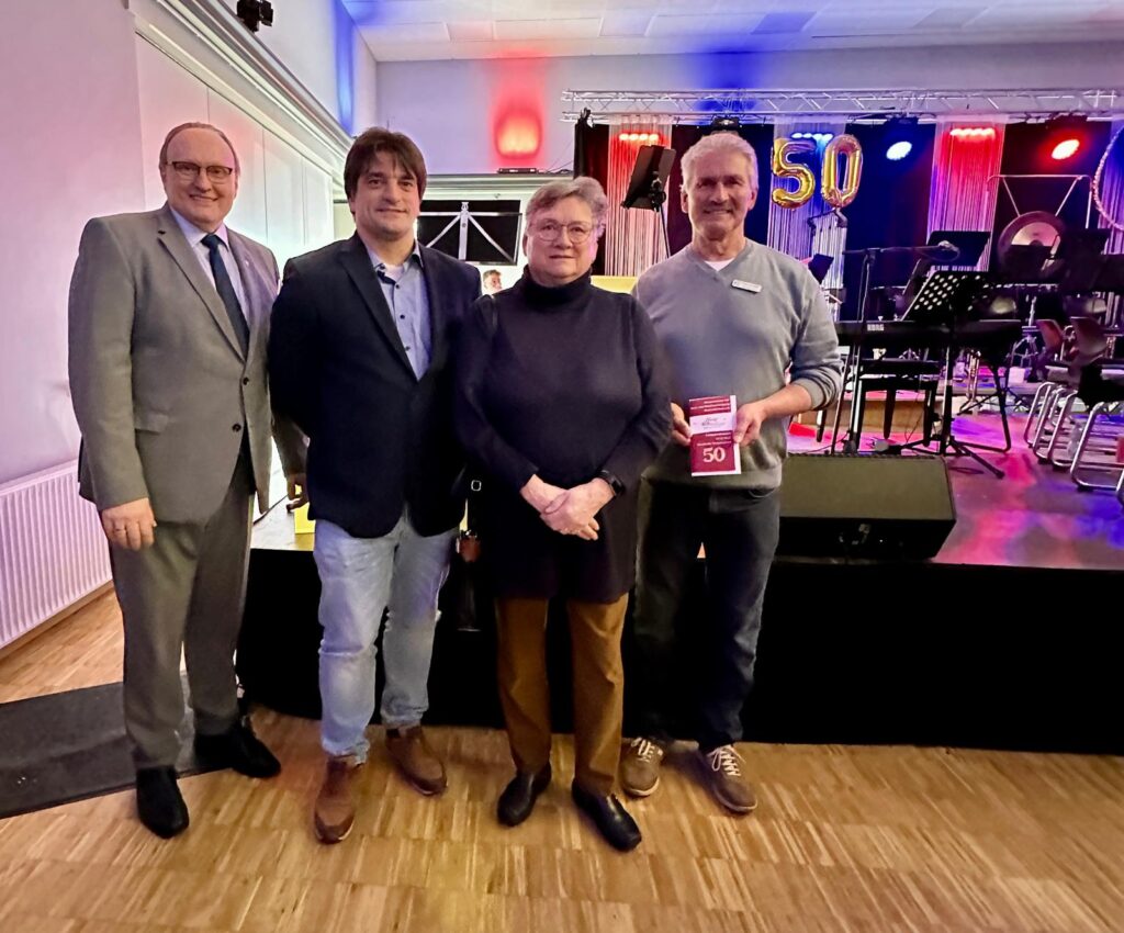 Bgm. Harald Stindt, Jörn Haats, Monika Hirdes und stellv. Bgm. Hans Schwedt